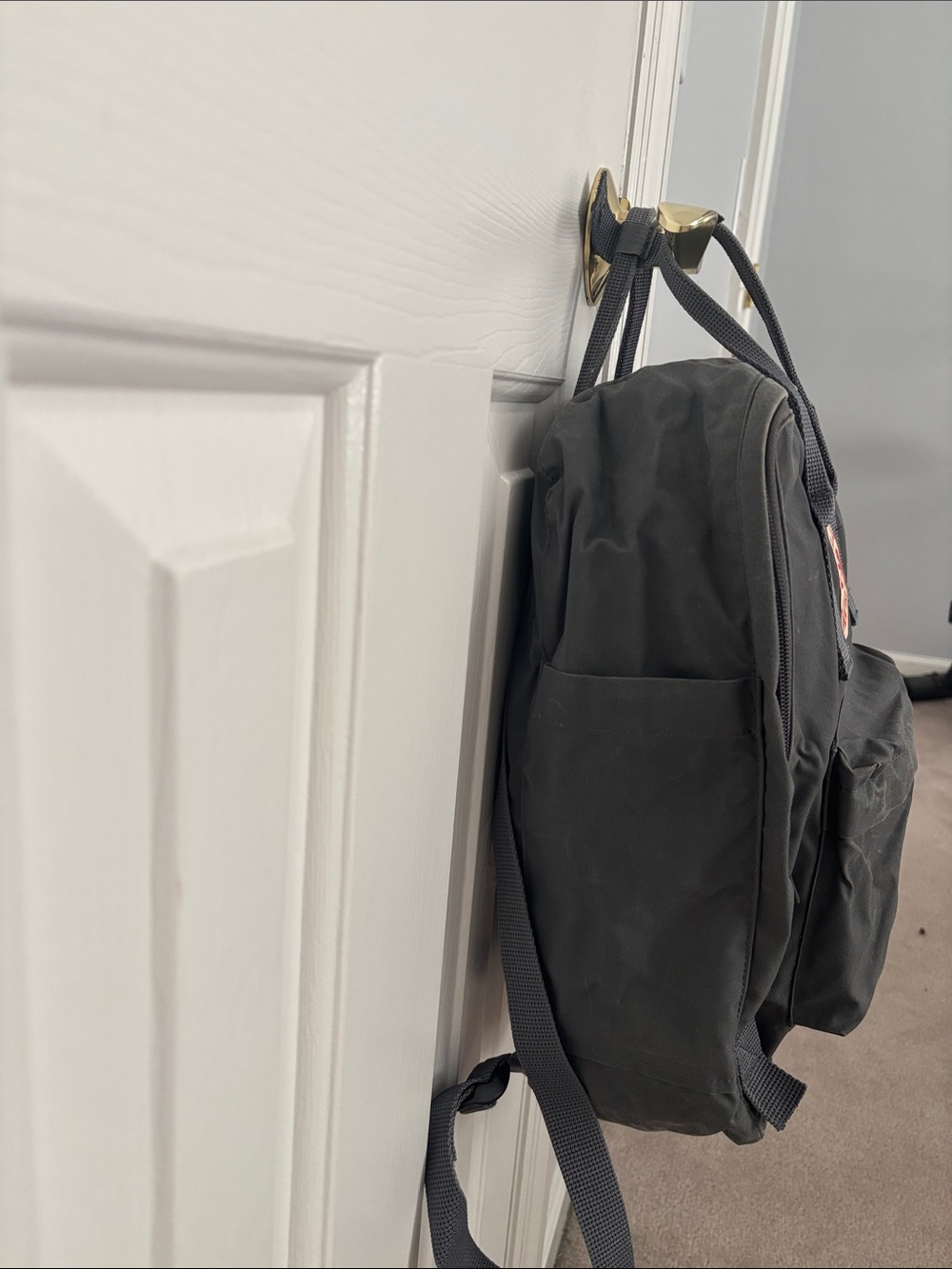 Kånken Classic Backpack - grey - Picture 4 of 7